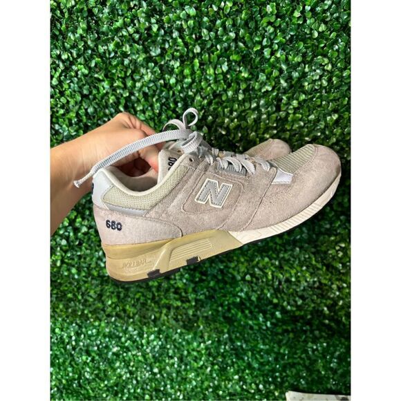 New Balance 680 Women's Size 9 Grey Athletic Running Shoes Sneakers - Picture 1 of 8